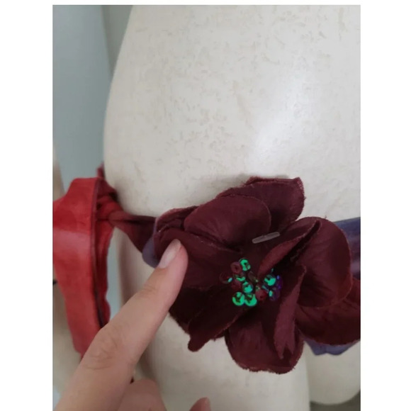 LUCKY BRAND swimsuit bikini with removable flowers size Small - Picture 3 of 11